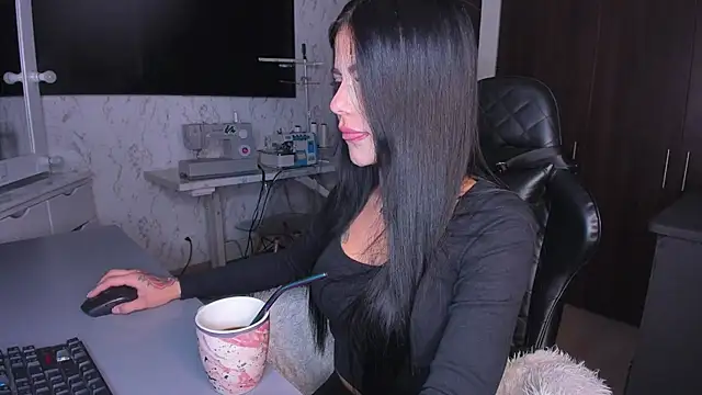 Lisegg  online show from 12-22-24, 11:22