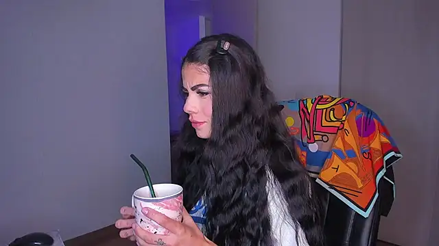 Snapshot of Lisegg_ chatting on 12-20-25, 01:40 Lisegg online show from 12-20-25, 01:40