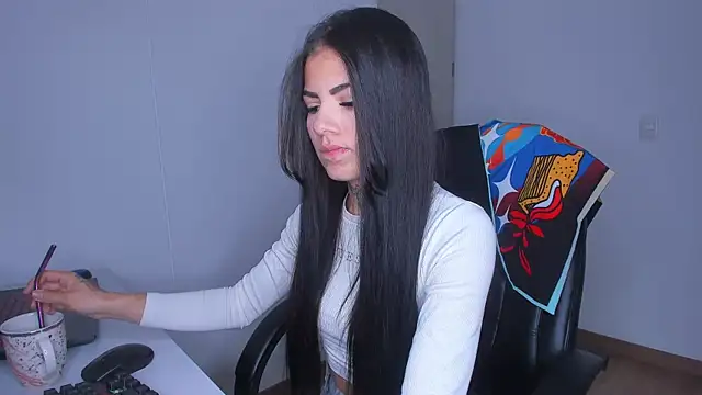 Snapshot of Lisegg_ chatting on 02-13-26, 10:33 Lisegg online show from 02-13-26, 10:33