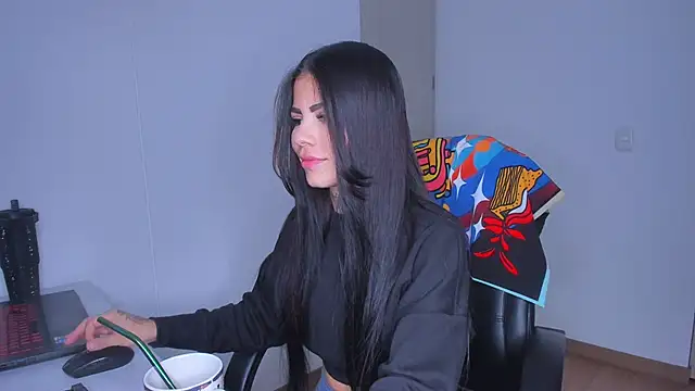 Snapshot of Lisegg_ chatting on 02-14-26, 10:45 Lisegg online show from 02-14-26, 10:45