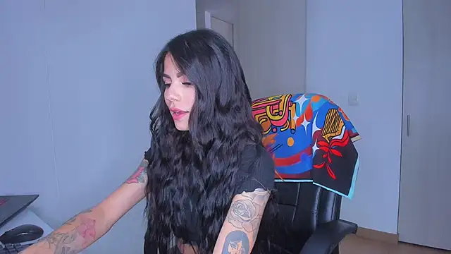 Snapshot of Lisegg_ chatting on 02-16-26, 04:25 Lisegg online show from 02-16-26, 04:25