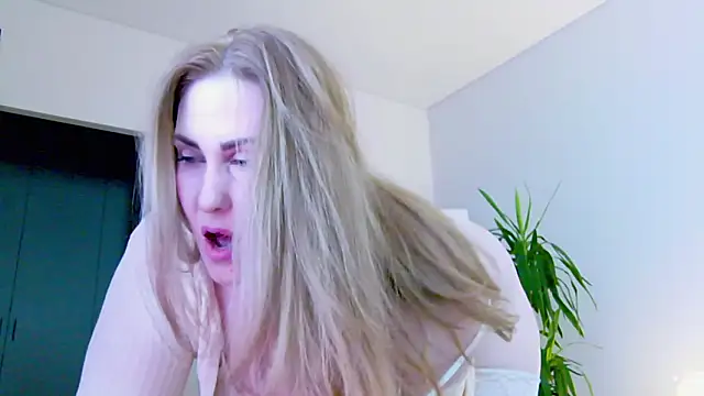 Sinful Eyes online show from 03-10-26, 04:28