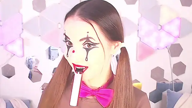 LexiKiss online show from 11-13-25, 11:25