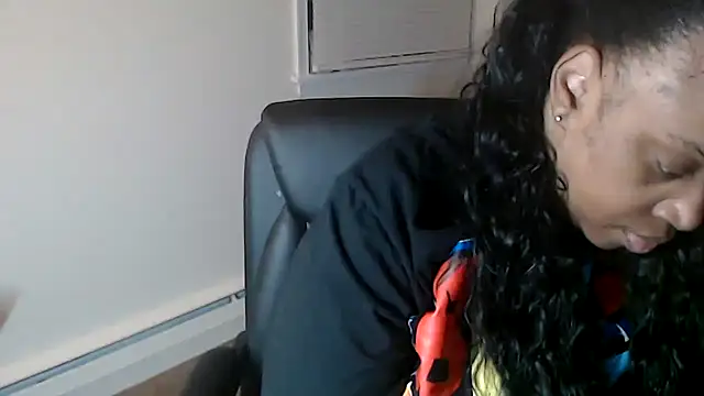 Sexymona1218 online show from 12-18-25, 09:37