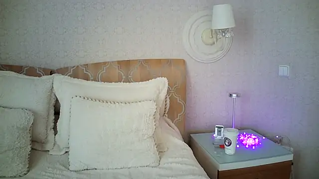 Luna Hoty online show from 03-07-25, 11:40