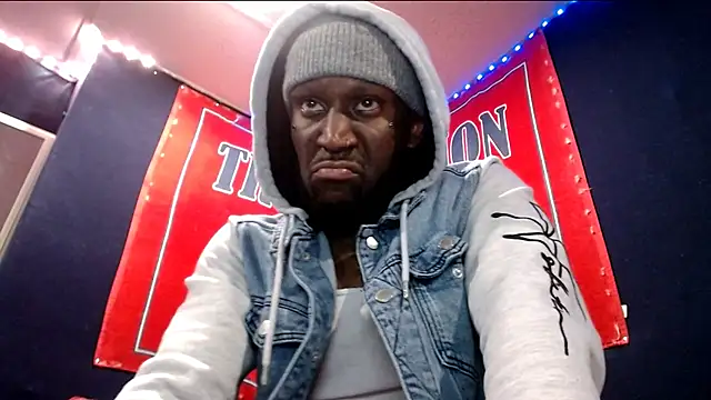 Snapshot of iBreakHeartz chatting on 11-05-25, 03:50 iBreakHeartz online show from 11-05-25, 03:50