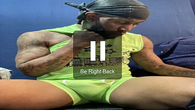 Snapshot of iBreakHeartz chatting on 11-26-25, 12:50 iBreakHeartz online show from 11-26-25, 12:50