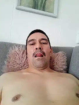 dick81 online show from 04-02-26, 08:39