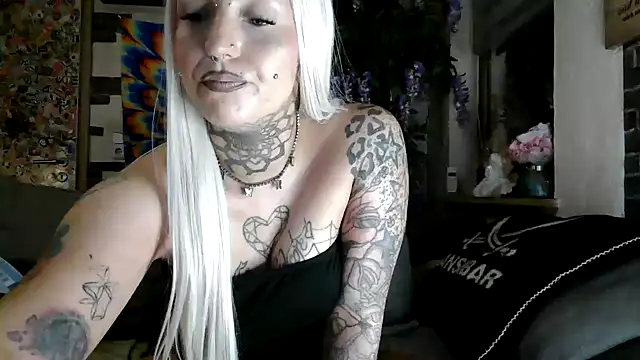 Snapshot of RoxxyInk chatting on 09-09-25, 07:30 RoxxyInk online show from 09-09-25, 07:30