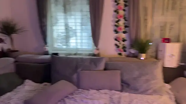 Snapshot of Monageil chatting on 11-18-25, 06:51 Monageil online show from 11-18-25, 06:51