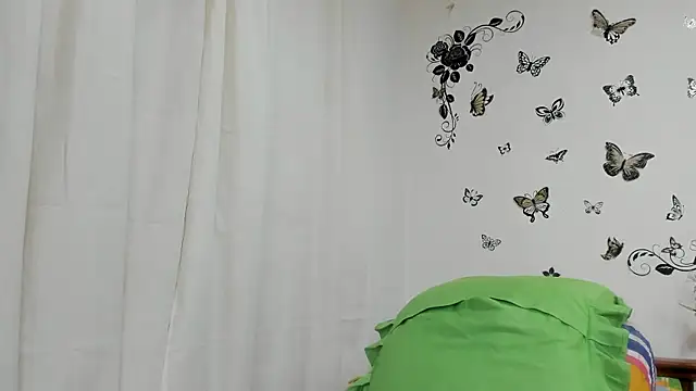 Snapshot of jennifersmit1 chatting on 12-02-24, 08:33 jennifersmit1 online show from 12-02-24, 08:33
