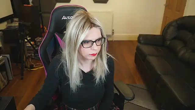 KelseyCobalt online show from 12-14-24, 10:28