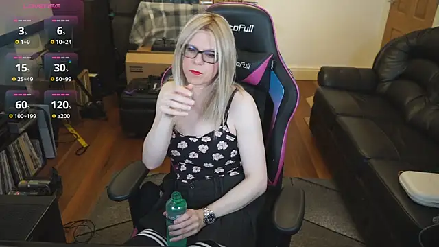 KelseyCobalt online show from 11-04-25, 10:09