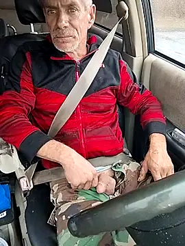 Snapshot of Biknight chatting on 10-29-25, 05:47 Biknight online show from 10-29-25, 05:47