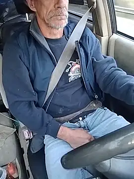 Snapshot of Biknight chatting on 11-10-25, 10:09 Biknight online show from 11-10-25, 10:09