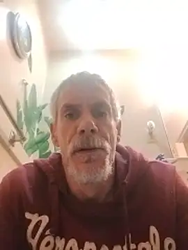 Snapshot of Biknight chatting on 12-15-25, 04:55 Biknight online show from 12-15-25, 04:55