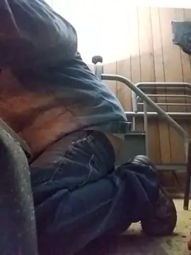 Snapshot of Biknight chatting on 12-16-25, 05:23 Biknight online show from 12-16-25, 05:23