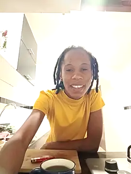 Snapshot of africa_deluxe chatting on 02-07-25, 11:56 africa deluxe online show from 02-07-25, 11:56