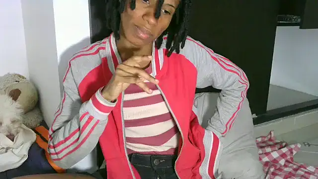 Snapshot of africa_deluxe chatting on 02-15-25, 01:27 africa deluxe online show from 02-15-25, 01:27