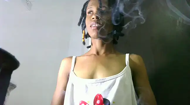 Snapshot of africa_deluxe chatting on 02-20-25, 09:44 africa deluxe online show from 02-20-25, 09:44