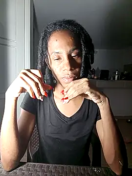 Snapshot of africa_deluxe chatting on 09-12-25, 04:45 africa deluxe online show from 09-12-25, 04:45