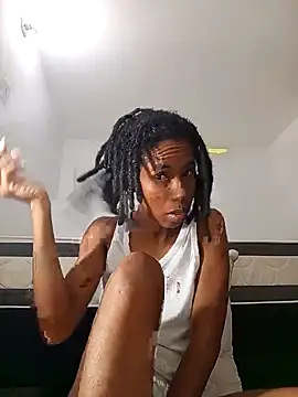 Snapshot of africa_deluxe chatting on 10-07-25, 04:26 africa deluxe online show from 10-07-25, 04:26