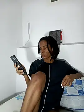 Snapshot of africa_deluxe chatting on 10-24-25, 11:17 africa deluxe online show from 10-24-25, 11:17