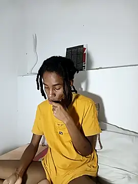 Snapshot of africa_deluxe chatting on 10-31-25, 03:57 africa deluxe online show from 10-31-25, 03:57