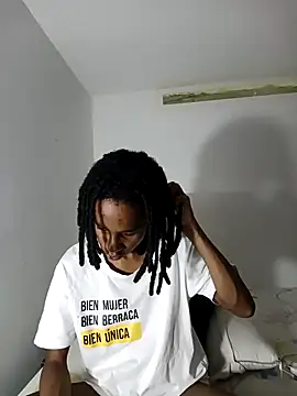 Snapshot of africa_deluxe chatting on 11-25-25, 03:34 africa deluxe online show from 11-25-25, 03:34