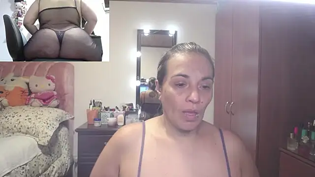 Snapshot of zoe_hotxxx chatting on 01-08-26, 02:08 zoe hotxxx online show from 01-08-26, 02:08