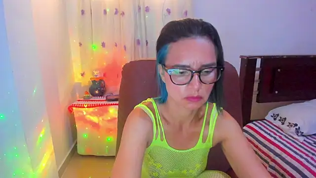 BrianaGarner online show from 10-28-25, 05:15