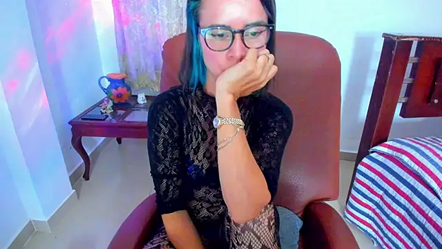 Snapshot of BrianaGarner chatting on 12-18-25, 04:18 BrianaGarner online show from 12-18-25, 04:18