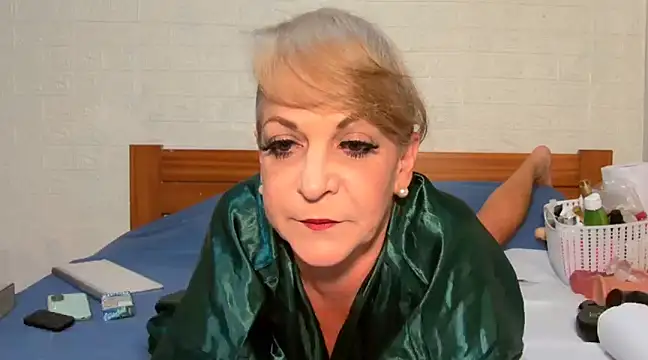 Snapshot of awild_kitten chatting on 03-17-25, 08:51 awild kitten online show from 03-17-25, 08:51