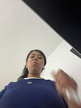 emilyjohanson online show from 04-21-26, 01:18