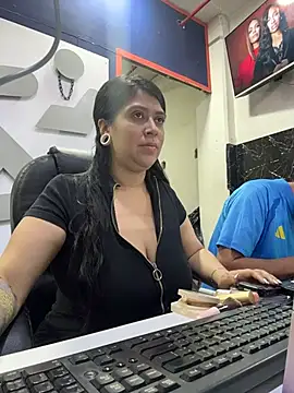 Snapshot of emilyjohanson chatting on 06-23-26, 06:50 emilyjohanson online show from 06-23-26, 06:50