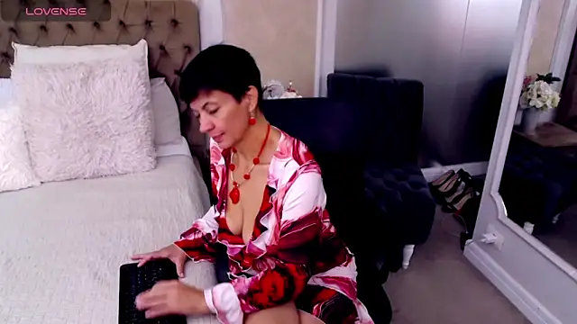 Snapshot of BustyPenellope chatting on 10-06-25, 02:53 BustyPenellope online show from 10-06-25, 02:53