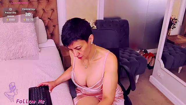 Snapshot of BustyPenellope chatting on 06-26-26, 03:22 BustyPenellope online show from 06-26-26, 03:22