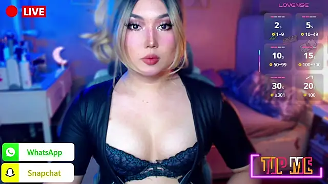 HOTnWILDalice online show from 10-23-25, 01:49