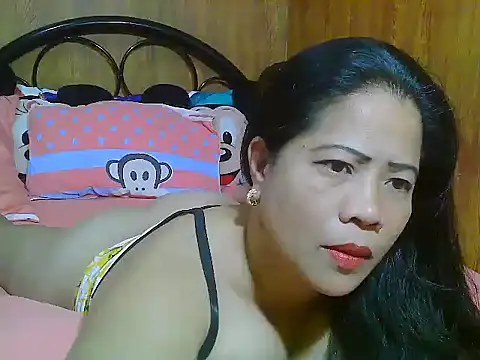 Snapshot of xsweetlips69x chatting on 02-13-26, 12:23 xsweetlips69x online show from 02-13-26, 12:23