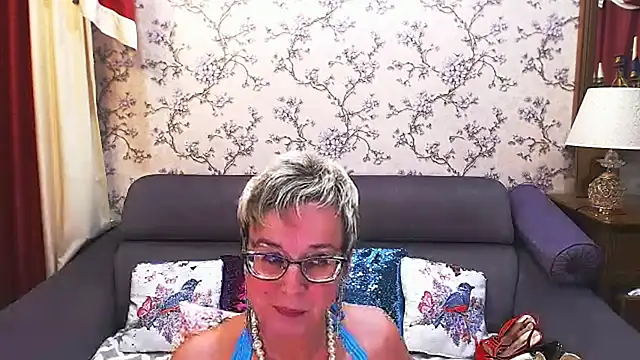 Snapshot of MilfyMommyXX chatting on 01-25-25, 04:56 MilfyMommyXX online show from 01-25-25, 04:56