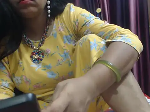 Snapshot of prettyindiandoll chatting on 08-04-26, 06:16 prettyindiandoll online show from 08-04-26, 06:16