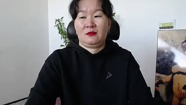 Snapshot of Akira_xx chatting on 10-18-25, 02:14 Akira xx online show from 10-18-25, 02:14