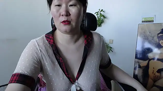 Snapshot of Akira_xx chatting on 02-15-26, 07:51 Akira xx online show from 02-15-26, 07:51