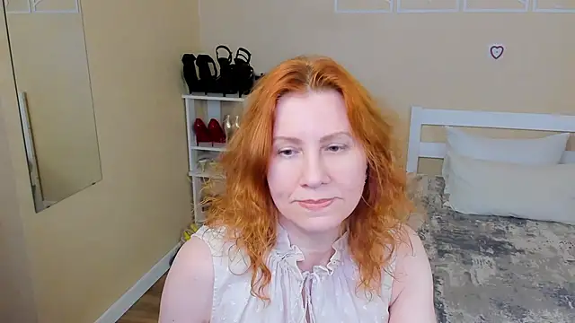 FoxySophia online show from 02-26-26, 01:48