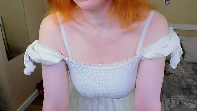 Snapshot of FoxySophia chatting on 06-13-26, 01:53 FoxySophia online show from 06-13-26, 01:53