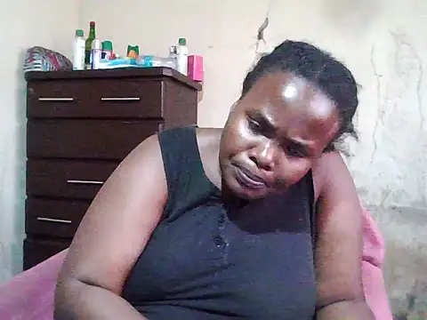 Snapshot of sexybigboobz chatting on 06-15-26, 01:35 sexybigboobz online show from 06-15-26, 01:35