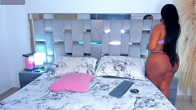 Cammiila online show from 03-18-26, 04:43