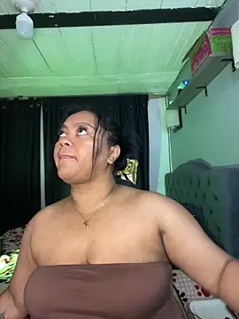 Snapshot of yanza2002 chatting on 09-27-25, 11:10 yanza2002 online show from 09-27-25, 11:10