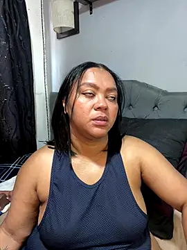 Snapshot of yanza2002 chatting on 11-23-25, 07:57 yanza2002 online show from 11-23-25, 07:57