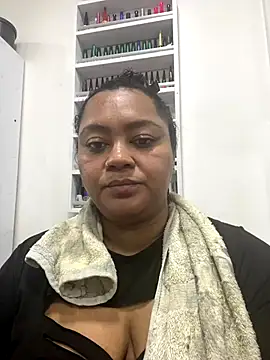 Snapshot of yanza2002 chatting on 12-02-25, 11:11 yanza2002 online show from 12-02-25, 11:11